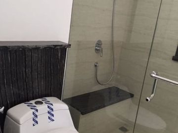 Dijual Rumah Mewah Pondok Hijau Golf Cluster Tiara Gading Serpong Ada Swimming Pool Lokasi Strategis