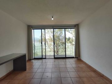 Excelente casa en renta, con vista al lago