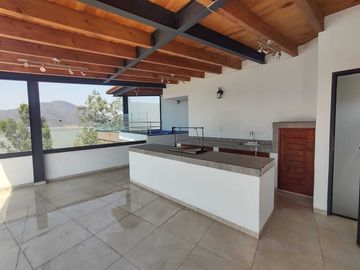 Excelente casa en renta, con vista al lago