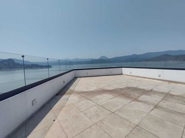 Excelente casa en renta, con vista al lago