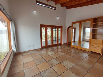 Excelente casa en renta, con vista al lago