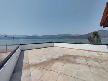 Excelente casa en renta, con vista al lago