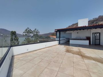 Excelente casa en renta, con vista al lago