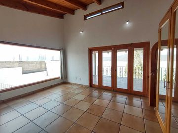 Excelente casa en renta, con vista al lago