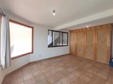 Excelente casa en renta, con vista al lago