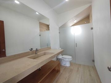 Excelente casa en renta, con vista al lago