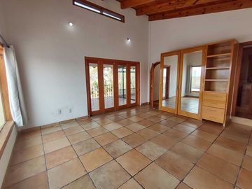 Excelente casa en renta, con vista al lago