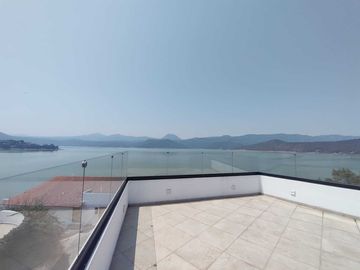 Excelente casa en renta, con vista al lago