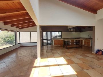 Excelente casa en renta, con vista al lago