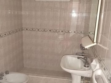 SE VENDE DEPARTAMENTO CON 2 DORMITORIOS EN ZONA SUR  AL FRENTE CON BALCON