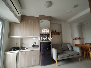 Dijual 2BR Oak Tower B Full Furnish Pulo Gadung – Lt. 17, Siap KPA, 3 Menit LRT Pulomas, Siap Huni