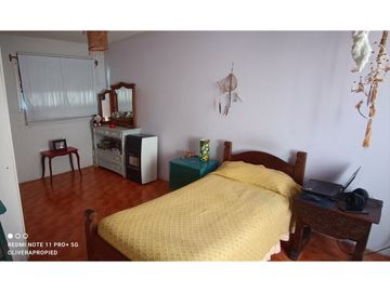 CASA 4 AMB CON TROTADORA PARA 2 AUTOS