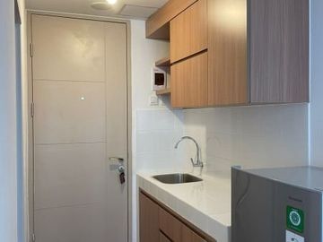 DISEWAKAN APARTEMEN TOKYO RIVERSIDE FULLY FURNISHED