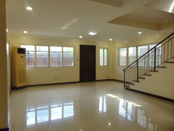 5-Bedroom House in Mabolo, Cebu City-Unfurnished and ideal with elderly or with senior citizen parents