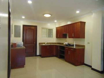 5-Bedroom House in Mabolo, Cebu City-Unfurnished and ideal with elderly or with senior citizen parents