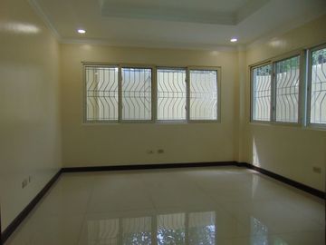 5-Bedroom House in Mabolo, Cebu City-Unfurnished and ideal with elderly or with senior citizen parents