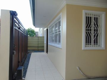 5-Bedroom House in Mabolo, Cebu City-Unfurnished and ideal with elderly or with senior citizen parents