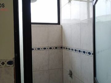 Casa de venta en Cotacachi, 3 departamentos