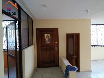 Casa de venta en Cotacachi, 3 departamentos