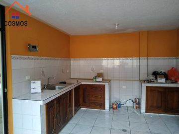 Casa de venta en Cotacachi, 3 departamentos