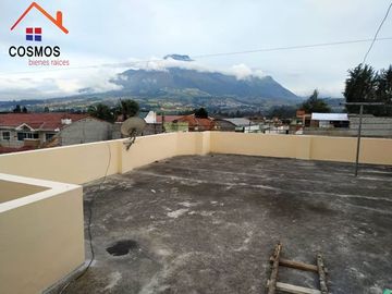 Casa de venta en Cotacachi, 3 departamentos