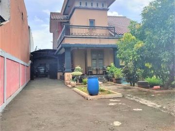 TURUN HARGA ! Dijual Rumah Klasik di Grogol Lokasi Strategis