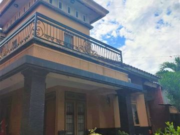 TURUN HARGA ! Dijual Rumah Klasik di Grogol Lokasi Strategis