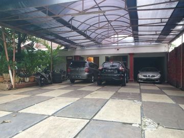 Rumah Berhalaman Luas di Veteran Bintaro, 2818
