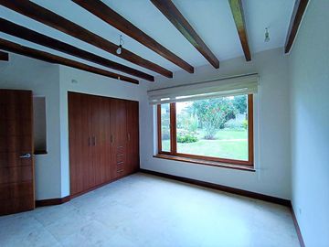 Vendo casa de 2 dormitorios en Pakakuna Gardens, Checa