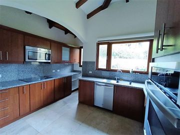 Vendo casa de 2 dormitorios en Pakakuna Gardens, Checa