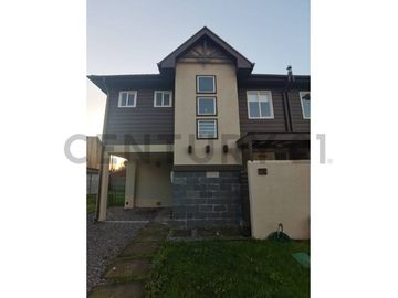VENTA CASA EN CONDOMINIO 3D 3B EN CENTRO DE PUCÓN