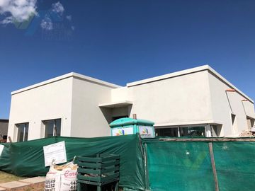 Casa a un mes de terminar - San Ramon Pilar del Este
