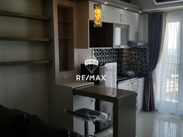 Tinggal Lebih Eksklusif di Oak Tower — 2BR Full Furnish Lantai Tinggi Pulo Gadung