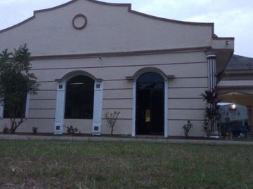 Rumah Besar di Cinyosong Desa Burangkeng Setu Bekasi