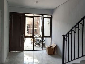 DIJUAL RUMAH KOST TERMURAH 5 KAMAR TIDUR LEGALITAS SHM AMAN