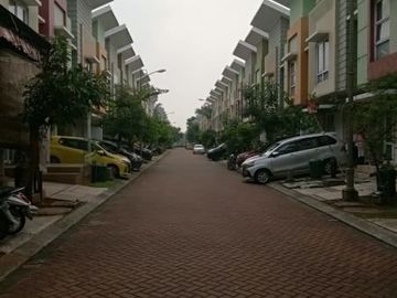 Dijual Rumah Arcadia Village Gading Serpong Lokasi Strategis Murah