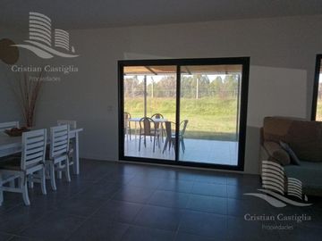 Venta - Casa 4 ambientes, Jardin - Acacias, Puertos del Lago, Escobar