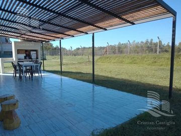 Venta - Casa 4 ambientes, Jardin - Acacias, Puertos del Lago, Escobar