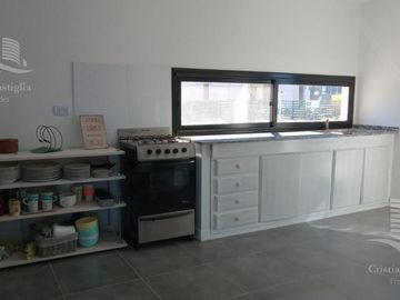 Venta - Casa 4 ambientes, Jardin - Acacias, Puertos del Lago, Escobar