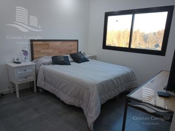 Venta - Casa 4 ambientes, Jardin - Acacias, Puertos del Lago, Escobar