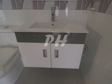 Luxury Townhouse for Sale in Kamias Q.C near EDSA PH1001