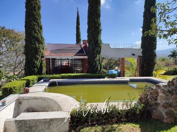 Casa de Campo dentro del Pedregal, Tlajomulco.