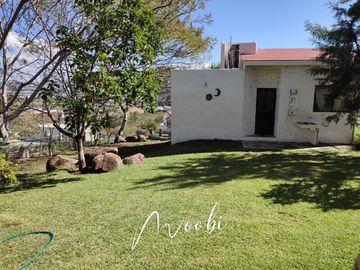 Casa de Campo dentro del Pedregal, Tlajomulco.