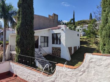 Casa de Campo dentro del Pedregal, Tlajomulco.