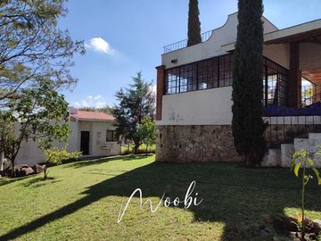 Casa de Campo dentro del Pedregal, Tlajomulco.
