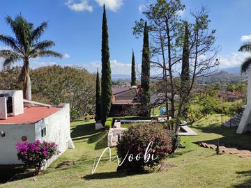 Casa de Campo dentro del Pedregal, Tlajomulco.