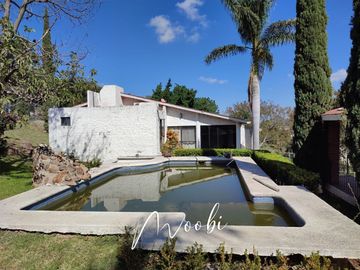 Casa de Campo dentro del Pedregal, Tlajomulco.