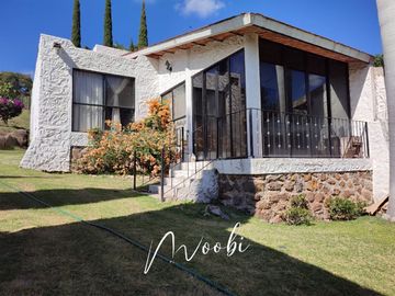 Casa de Campo dentro del Pedregal, Tlajomulco.