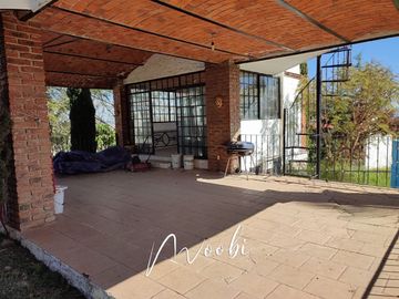 Casa de Campo dentro del Pedregal, Tlajomulco.