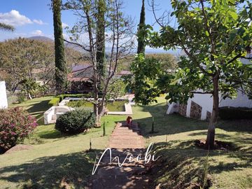 Casa de Campo dentro del Pedregal, Tlajomulco.
